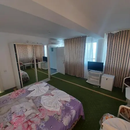 Patricia Si Alexandra 3*