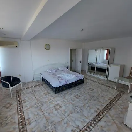 Guest house Patricia Si Alexandra 3*